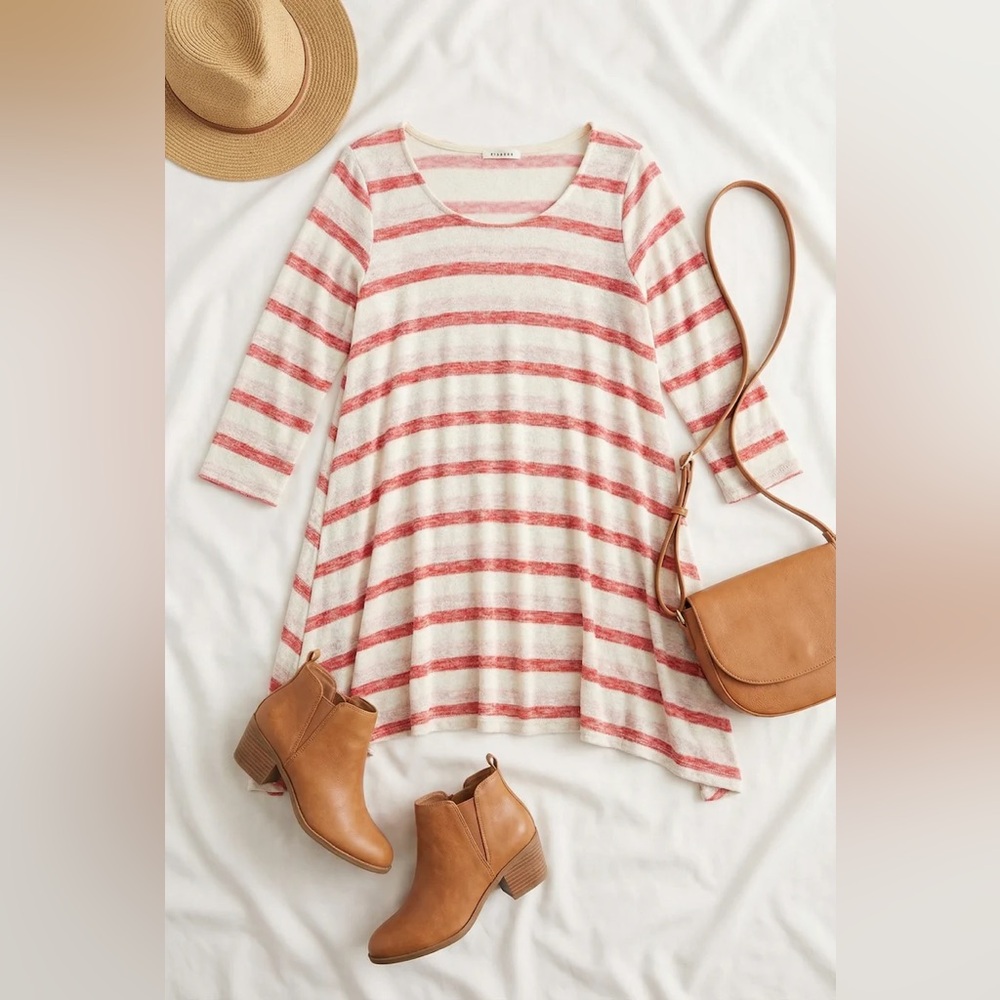 104 Vivayou Ivory & Red Stripe 3/4 Sleeve Asymmetrical Hem Top